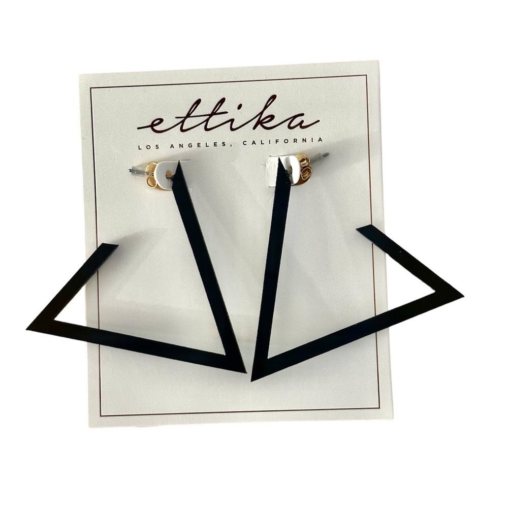ETTIKA Black Triangle Cutout Acrylic Earrings